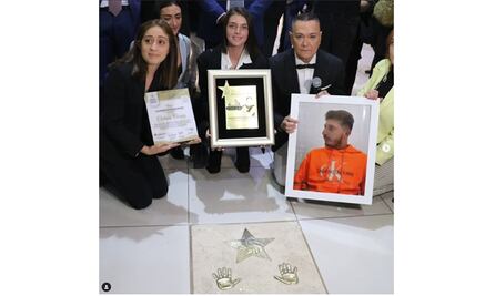 Otorgan Luminaria de Oro a Octavio Ocaña en plaza comercial