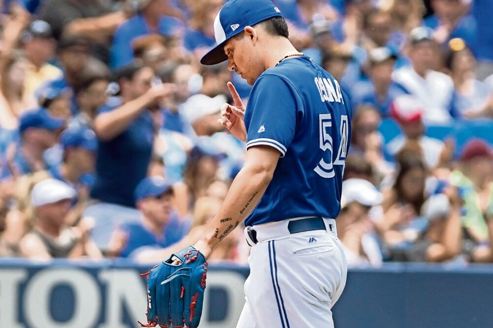 En un episodio, Roberto aceptó dos imparables y tres carreras. FOTO: FRED THORNHILL. AP