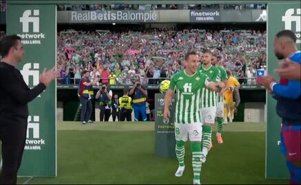 VIDEO: Barcelona realiza pasillo al Betis; Andrés Guardado lo encabeza