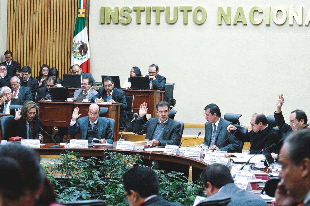 El INE y Facebook organizarán talleres para medios nativos digitales, en los que capacitarán sobre el papel de las plataformas sociales en el debate político. (ARCHIVO EL UNIVERSAL)