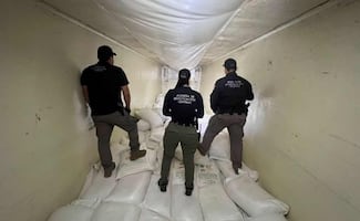 Detienen a dos personas acusadas de delitos contra la salud en Sinaloa; aseguran 320 kilos de metanfetamina