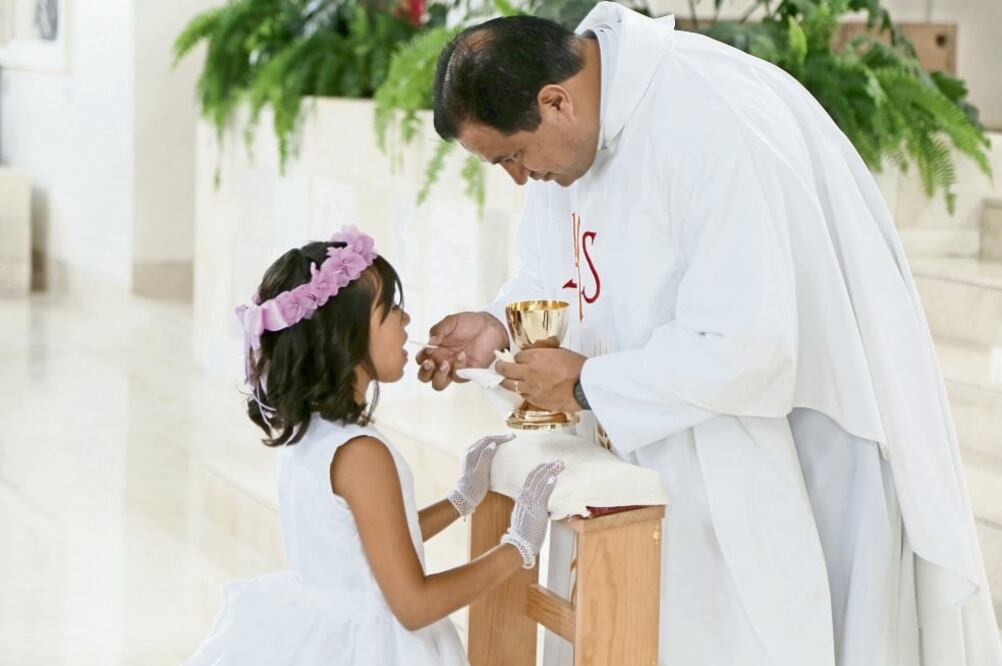 La Arquidiócesis de México informó que el tiempo de preparación para la confirmación también aumentará y ahora será de tres años (ARCHIVO EL UNIVERSAL)