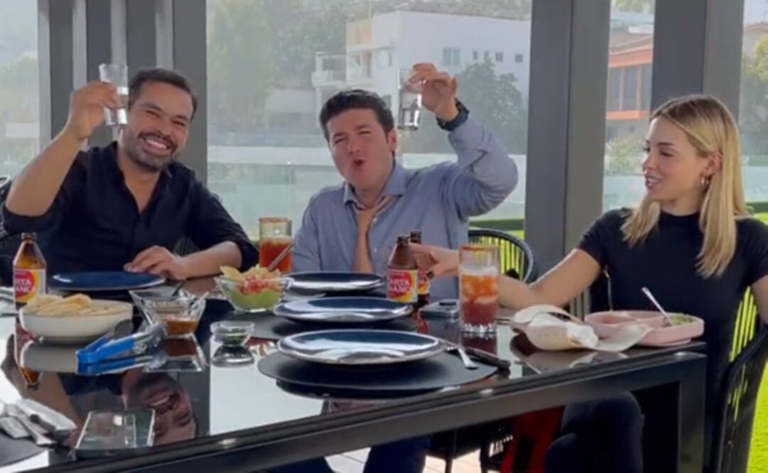 El precandidato de MC lo dio a conocer a través de un video en el que aparecen ambos políticos, junto a Mariana Rodríguez. Foto: captura de pantalla