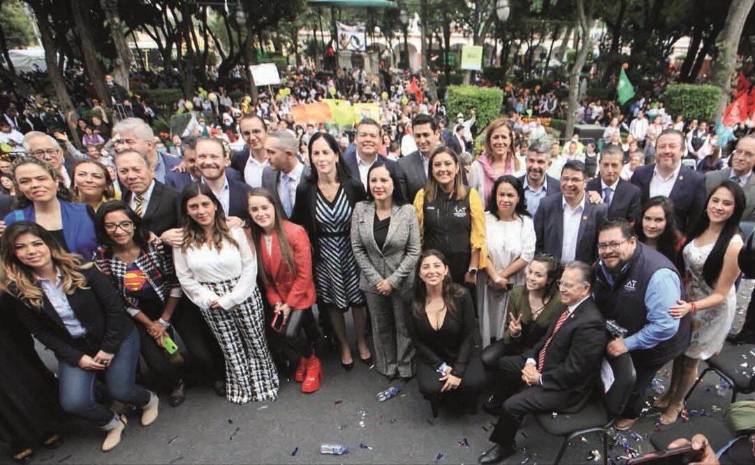 La edil dio un mensaje en la explanada de la alcaldía Tlalpan, arropada por la dirigencia nacional del PRD, PAN y PRI.