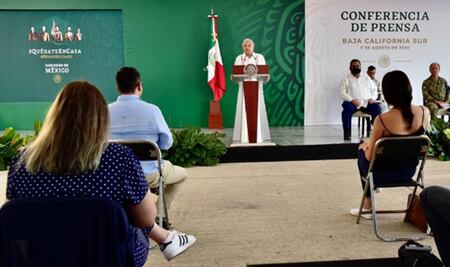 AMLO reitera compromiso para suministrar energía eléctrica a BCS