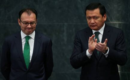 EPN officially announces resignation of Videgaray 