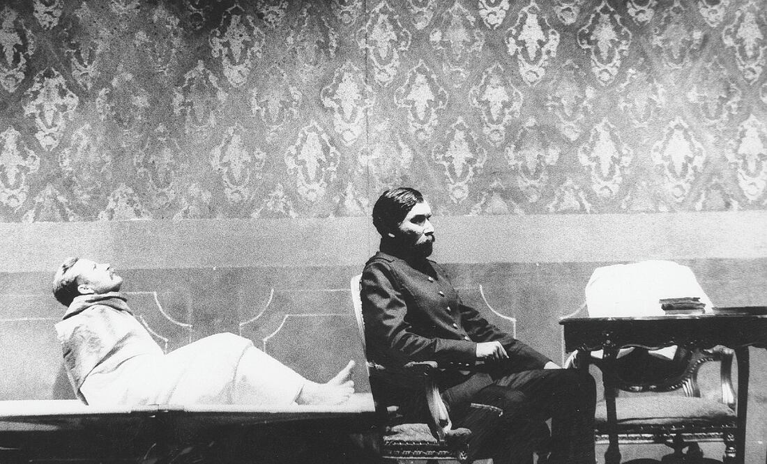 En la puesta en escena de Felipe Ángeles en 1999 participaron siete militares en activo de la Sedena, según información periodística de la época. INBAL/CITRU. COL. FOT. COORDINACIÓN NACIONAL DE TEATRO.