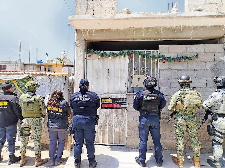 La FGJEM aseguró por despojo los inmuebles en 17 municipios en una semana. Foto: Especial