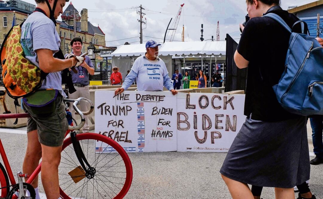 Manifestantes anti-Biden, en Milwaukee. Foto: Alex Wroblewski | AFP