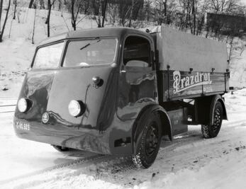 La primera camioneta híbrida del mundo nació en 1939 y repartía cerveza