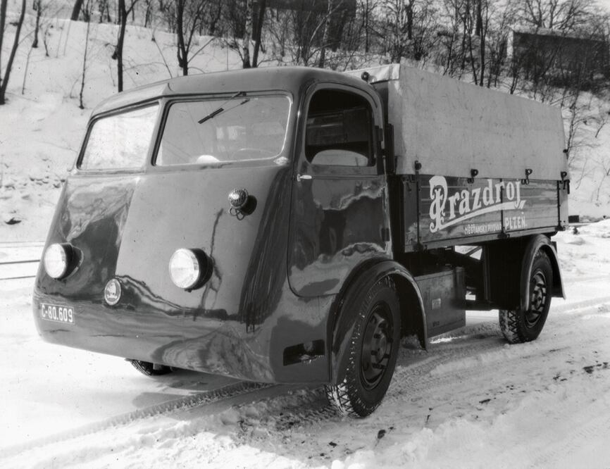 La primera camioneta híbrida del mundo nació en 1939 y repartía cerveza