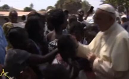 Papa Francisco concluye viaje por África