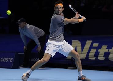 Thiem vence a Zverev y disputará el título de las Finales ATP