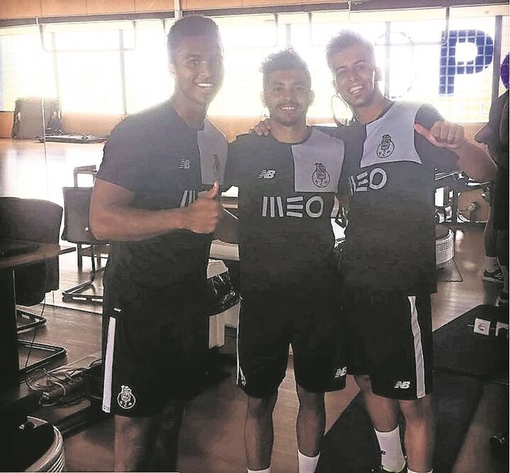 Jesús Manuel Corona se reporta disponible para ser tomado en cuenta para el duelo contra Gafanha (INSTAGRAM)