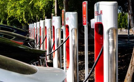 ¿Tienes un Tesla? Esta es la forma correcta de cargarlo para que no se te queme