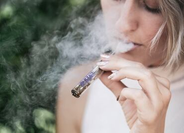 ¿Cuál es la diferencia entre vapeadores y cigarro electrónico?