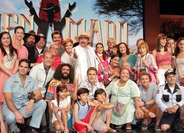 "El Bienamado" le entra a la política con humor