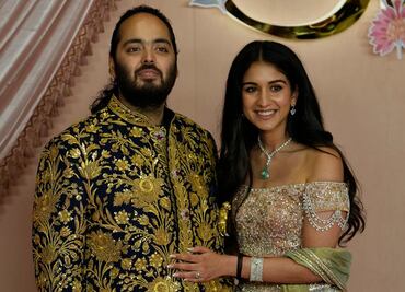 Invitaciones de 7 mil dólares: Las escandalosas cifras de la boda del hijo de Mukesh Ambani, el hombre más rico de Asia