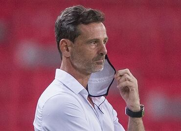 Cocca todavía espera refuerzos; Atlas presentó su uniforme