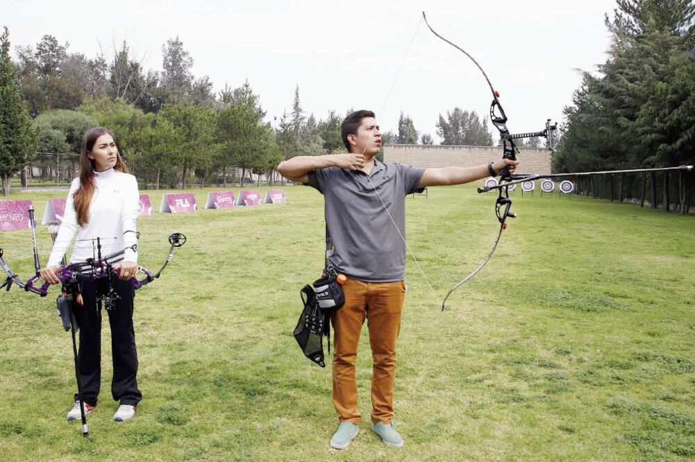 Juan René Serrano competirá y forma parte del staff técnico (ARIEL OJEDA. EL UNIVERSAL)