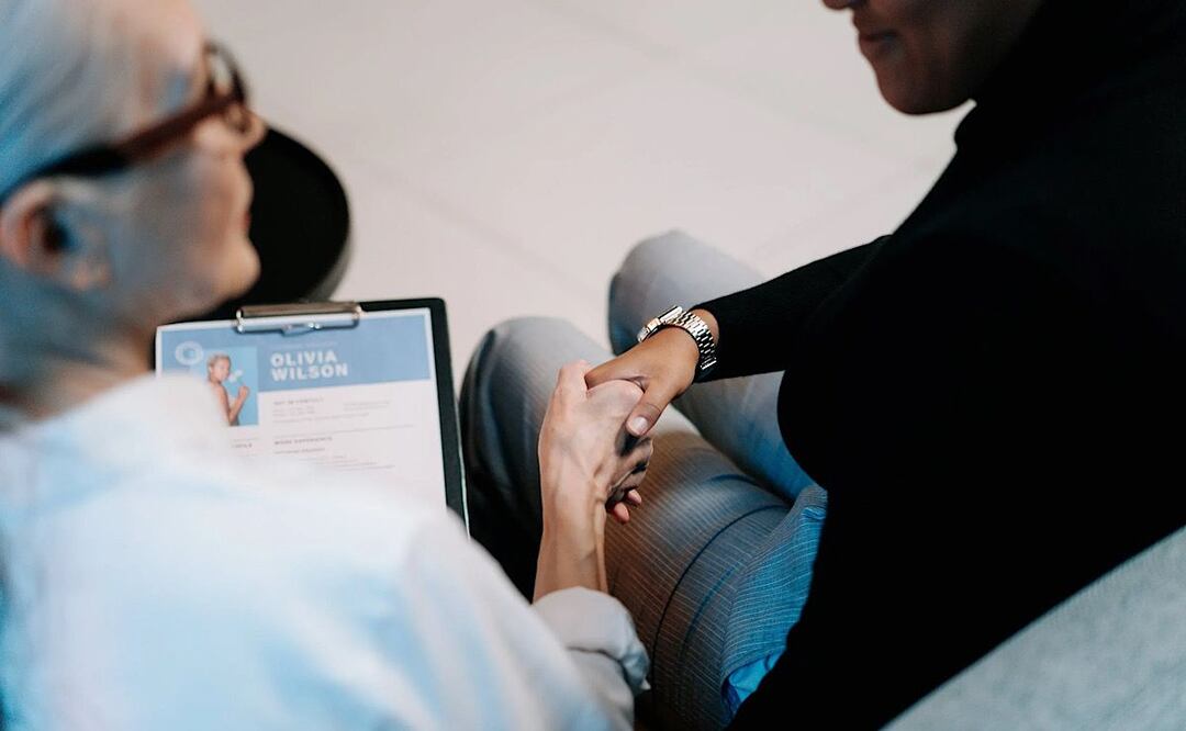 A través de su cuenta de X, la dependencia invitó a las capitalinas a asistir para postularse a un empleo formal. Foto: Pexels