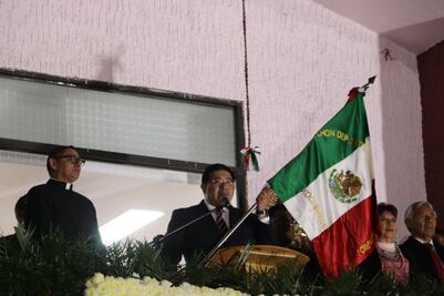 Con música y bailes, Xochimilco también conmemoró el Grito de Independencia