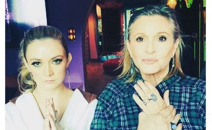 Hija de Carrie Fisher le dedica emotiva canción en la bañera