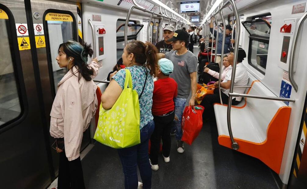 Pasajeros ya comienzan a usar la nueva Línea 1 del Metro (16/11/2025). Foto: Berenice Fregoso / EL UNIVERSAL