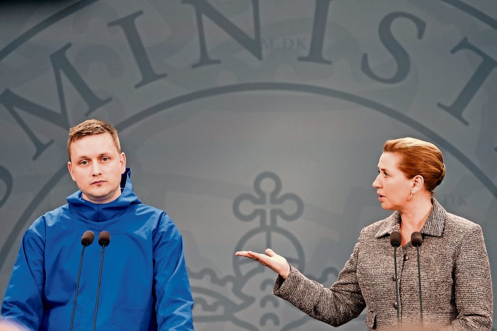 El premier de Groenlandia, Jens-Frederik Nielsen, y la primera ministra de Dinamarca, Mette Frederiksen, ayer en Copenhague. Foto: de LISELOTTE SABROE. EFE