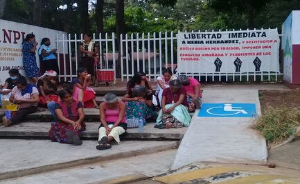 Pueblo ayuujk toma oficina del INPI en Oaxaca para apoyar a otomíes de CDMX
