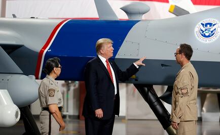 Llega Donald Trump a la frontera; inspecciona dron "Predator"