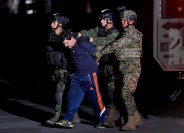 Mexican drug lord El Chapo lands in New York to face charges