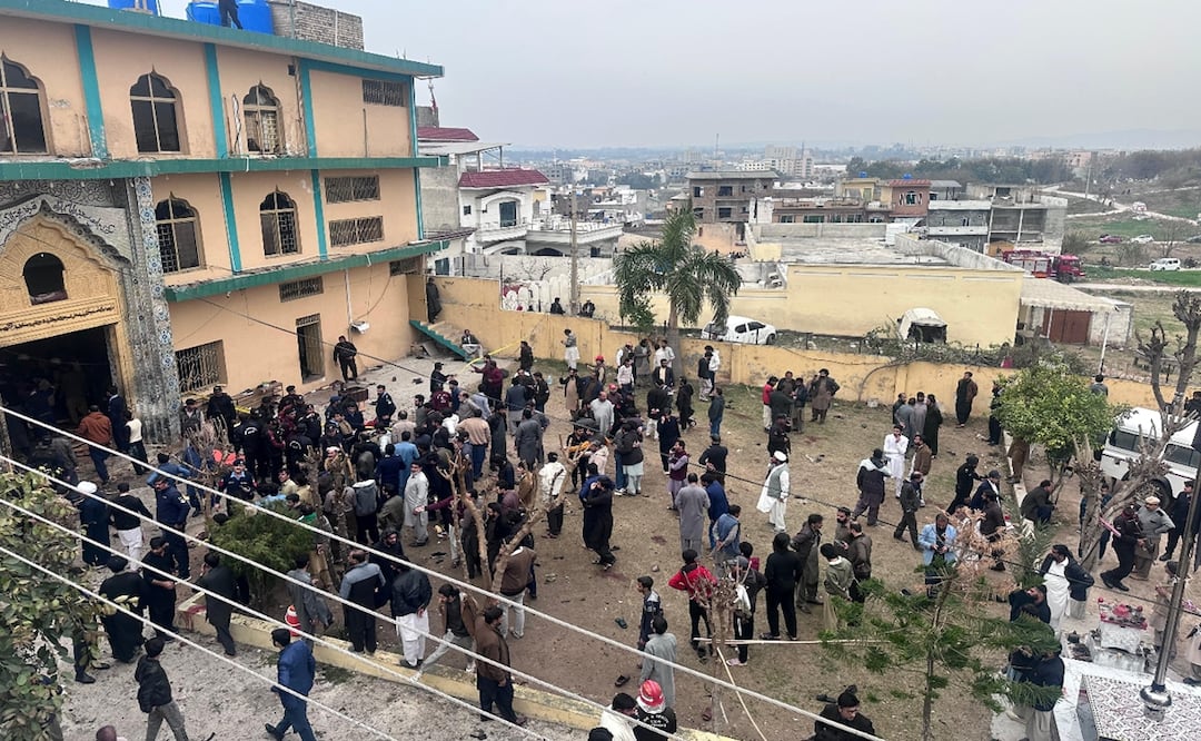 Al menos 31 personas murieron y 169 resultaron heridas en un atentado perpetrado en una mezquita del sur de Islamabad durante las oraciones colectivas. Foto: EFE