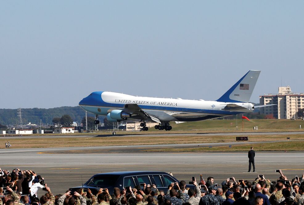 Air Force One proveniente de la Base Conjunta Pearl Harbor Hickam, en Hawai. (Reuters)