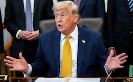 Donald Trump afirma que EU tiene "control total" del estrecho de Ormuz; Teherán asegura que está cerrado
