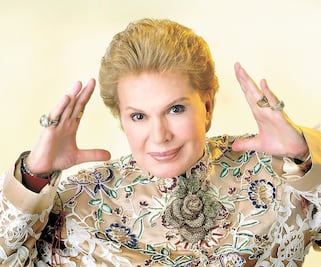 Walter Mercado regresa con los astros
