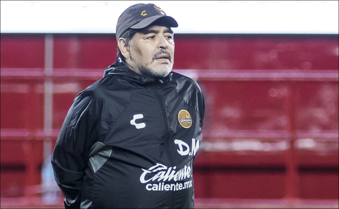 Diego Armando Maradona durante un entrenamiento de los Dorados de Sinaloa.  FOTO/IMAGO7