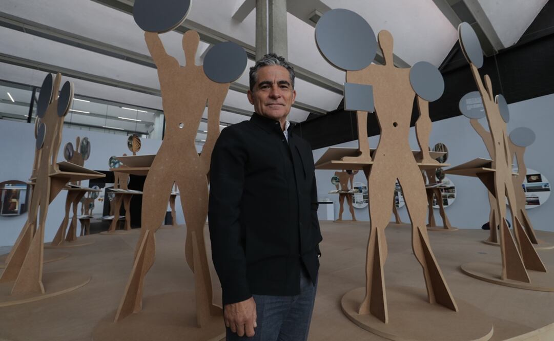 La Universidad Nacional Autónoma de México otorgó al maestro Felipe Leal la Cátedra Extraordinaria Federico E. Mariscal en reconocimiento a los 35 años de trayectoria y a su trabajo arquitectónico. 