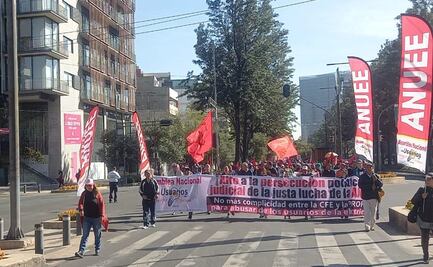 Protesta de usuarios de energía eléctrica bloquean Paseo de la Reforma; exigen tarifas justas