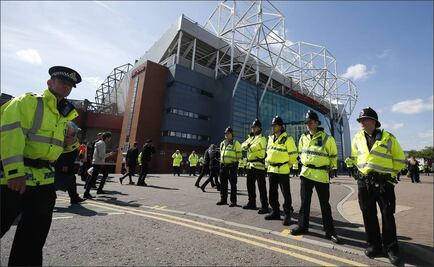 Explosión controlada en Old Trafford tras la evacuación del estadio