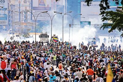 Maduro convoca a Constituyente sin los partidos