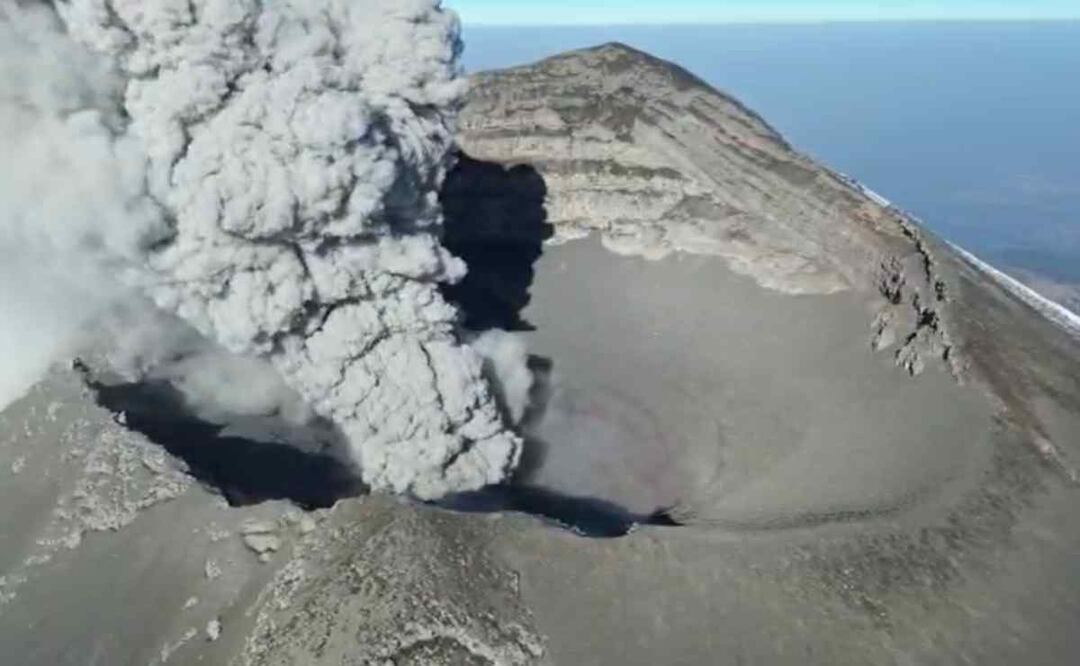 Dron sobrevuela el cráter del Popocatépetl este 25 de mayo. Foto: Captura de pantalla