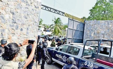 PF traslada a Oaxaca 20 policías sujetos a proceso en Zihuatanejo, Guerrero