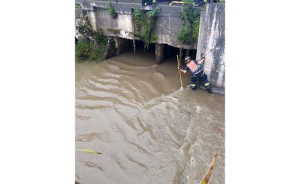 Hallan cuerpo de joven en río de Atizapán 