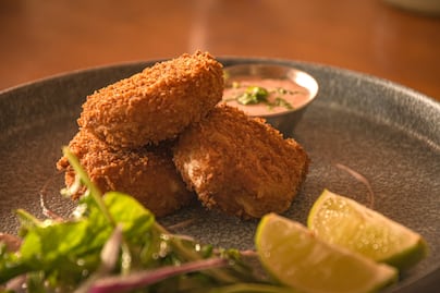 Prepara tortitas veganas empanizadas 