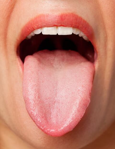 Nuestra lengua y la salud. Fuente: Freepik