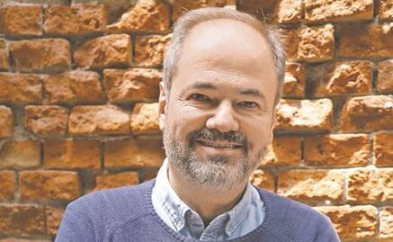 Asaltan al escritor Juan Villoro a mano armada sobre avenida Universidad