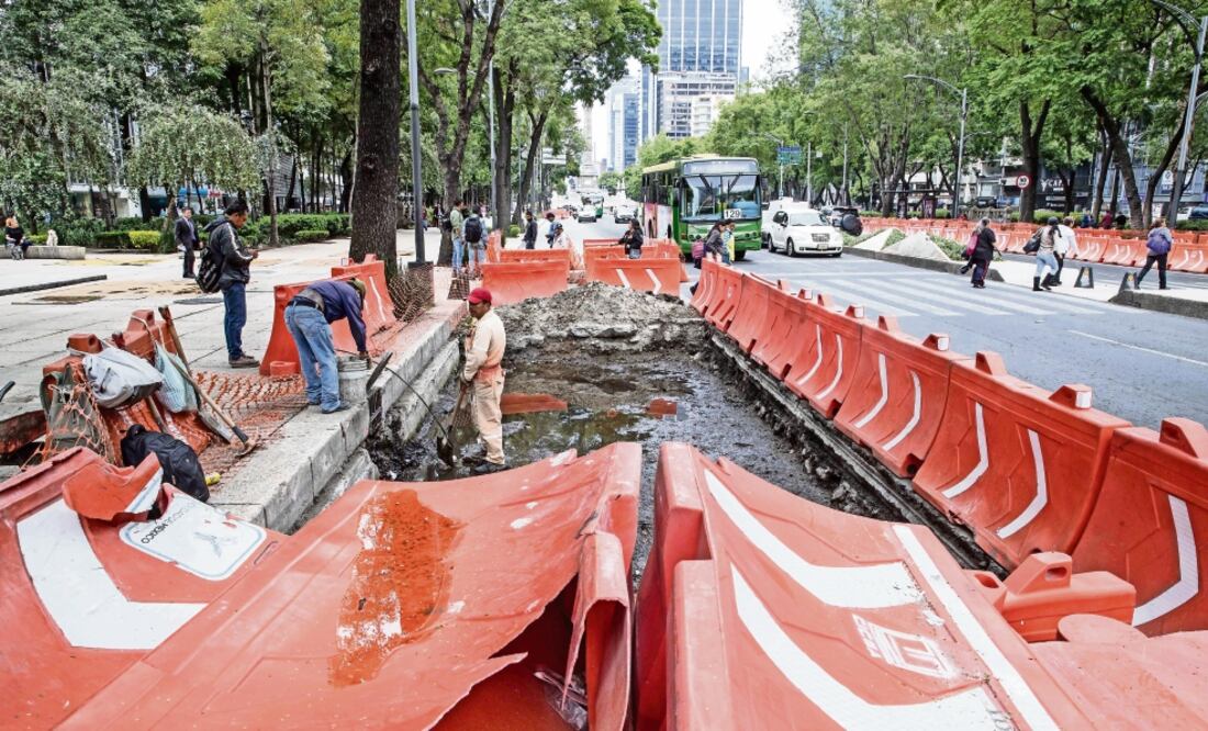 La Asociación Mexicana de Transporte y Movilidad explica que, debido al peso de las unidades de doble piso, es necesario el cambio del concreto hidráulico. (GERMAN ESPINOSA. EL UNIVERSAL)