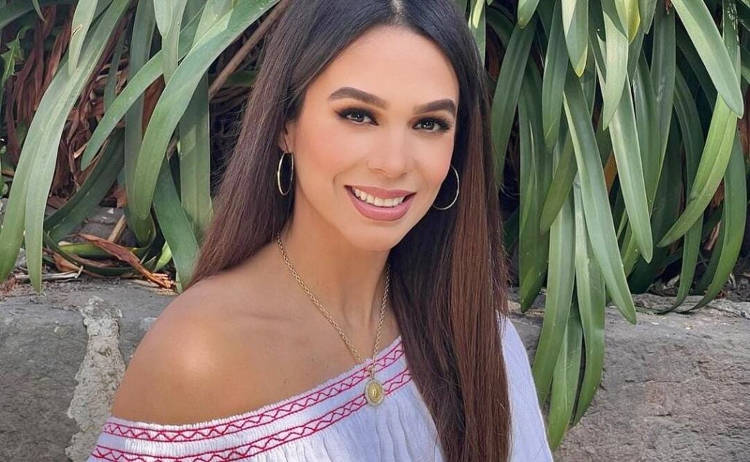 Biby Gaytán arma el look playero más glam de la primavera / Foto: Instagram @bibygaytan