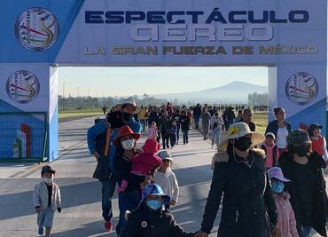 Fotos y videos del espectáculo militar aéreo en Santa Lucía